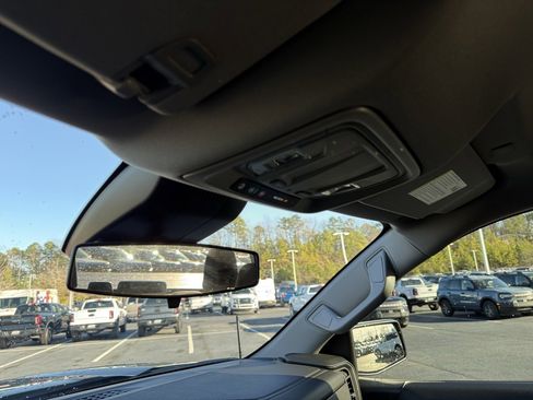 Used 2025 GMC Sierra 1500 SLE image 21