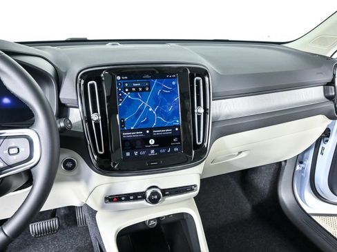 New 2026 Volvo XC40 B5 Plus w/ Protection Package Premier AWD/4WD image 12