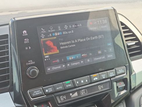 Used 2018 Honda Odyssey Touring image 19