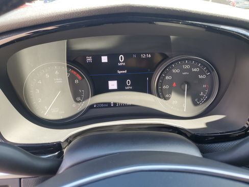 Used 2023 Cadillac XT5 Premium Luxury w/ Technology Package AWD/4WD image 17