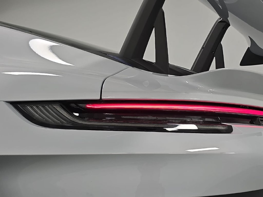 Certified 2025 Porsche 911 GT3 RS RWD image 29