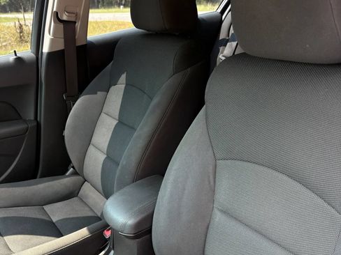 Used 2016 Chevrolet Cruze LT FWD image 29
