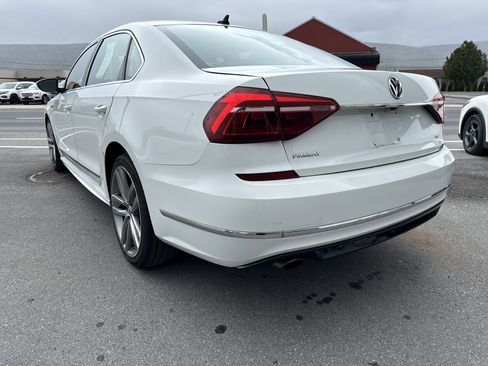 Used 2017 Volkswagen Passat 1.8T R-Line FWD image 6