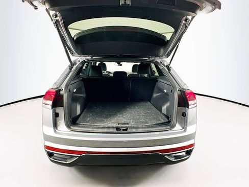 Used 2025 Volkswagen Atlas Cross Sport SE FWD image 28