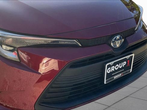 Used 2025 Toyota Corolla LE FWD image 28