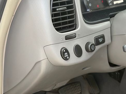 Used 2007 Toyota Sequoia SR5 w/ Preferred Pkg RWD image 9