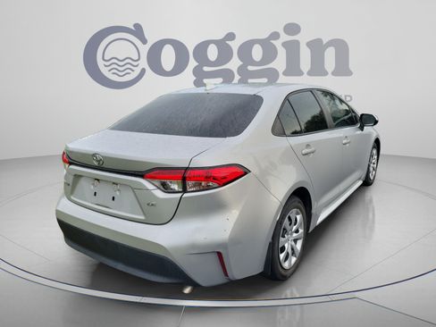 Used 2023 Toyota Corolla LE FWD image 4
