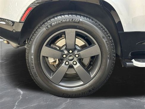 Used 2023 Land Rover Defender 110 X-Dynamic SE image 36