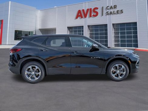 Used 2025 Chevrolet Blazer LT FWD image 5