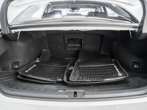 Used 2023 Lexus ES 300h w/ Luxury Package image 7