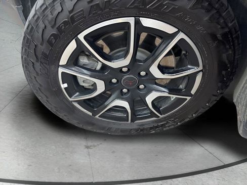 Used 2025 Jeep Compass Trailhawk AWD/4WD image 38