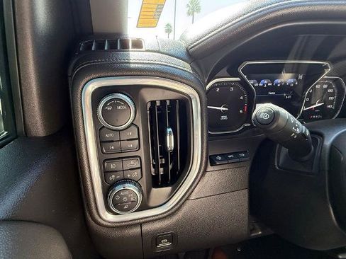 Used 2022 GMC Sierra 2500 Denali w/ Denali Ultimate Package AWD/4WD image 12