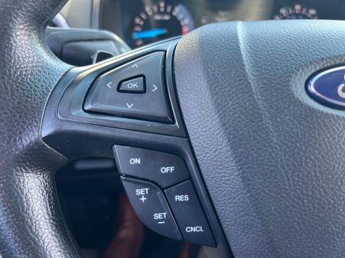 Used 2015 Ford Edge SE image 15