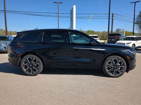 New 2026 Lincoln Nautilus Reserve image 2