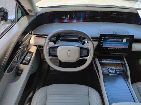 Used 2025 Lincoln Nautilus Reserve w/ Jet Appearance Package AWD/4WD image 16