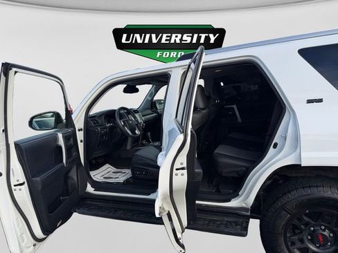 Used 2020 Toyota 4Runner SR5 Premium w/ Moonroof Package AWD/4WD image 27