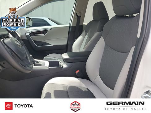 Used 2025 Toyota RAV4 XLE w/ Convenience Package FWD image 19