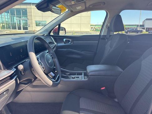 Used 2025 Kia Sorento LX FWD image 32