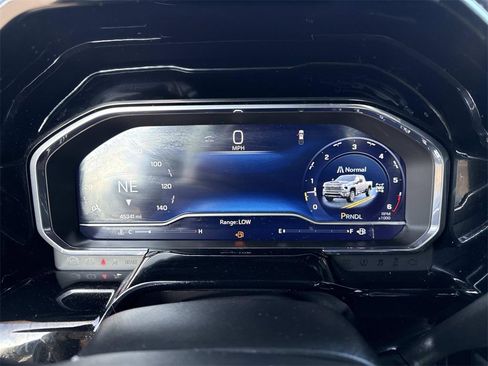 Used 2024 Chevrolet Silverado 2500 High Country w/ Technology Package image 12