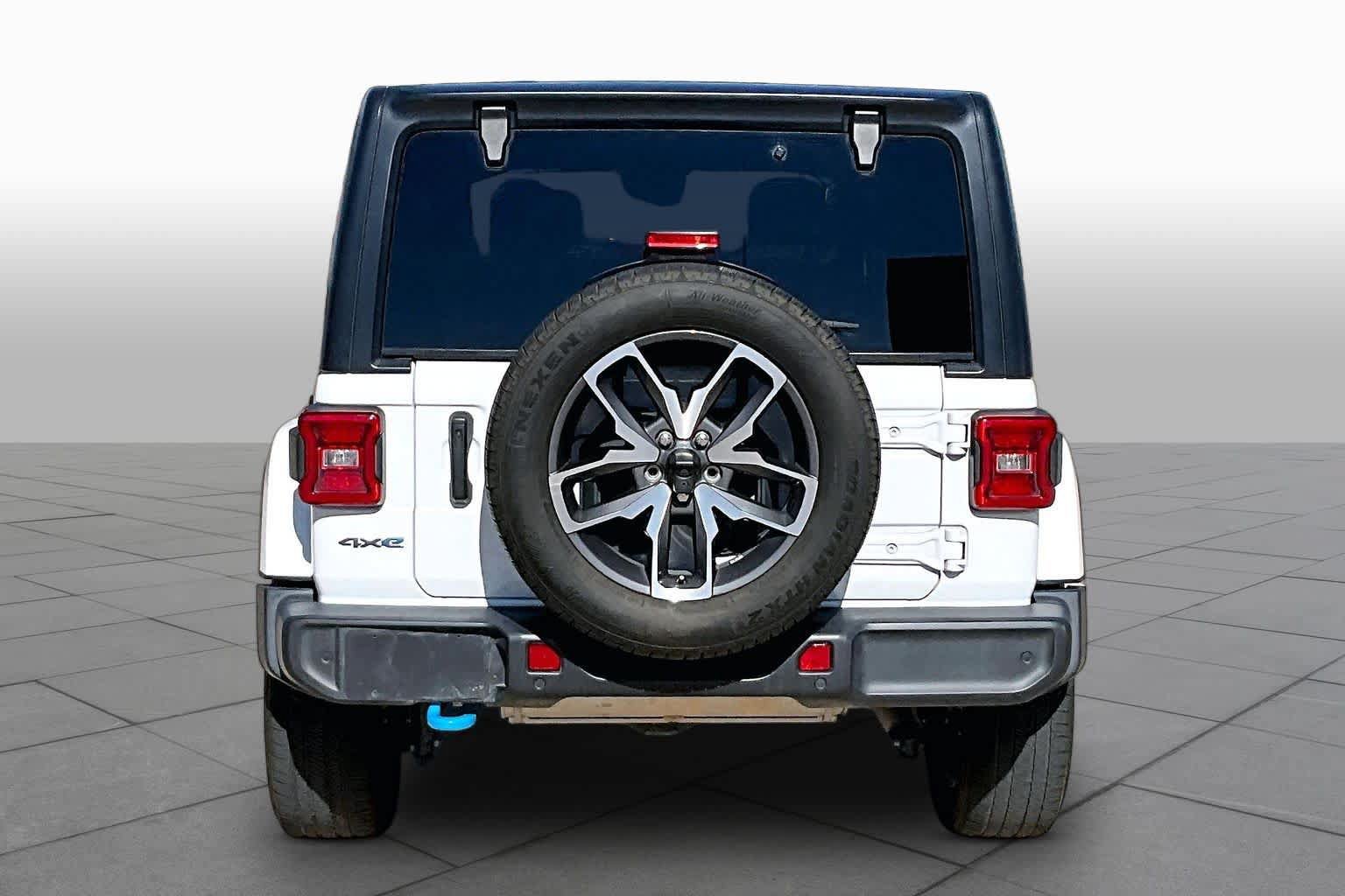 Used 2024 Jeep Wrangler Unlimited w/ Convenience Group AWD/4WD image 5