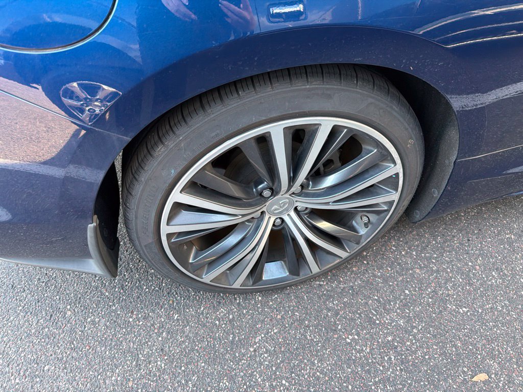 Used 2019 INFINITI Q60 3.0t Luxe w/ Cargo Package RWD image 4