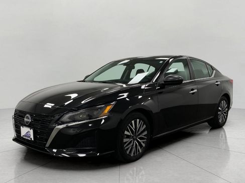 Certified 2025 Nissan Altima 2.5 SV FWD image 8
