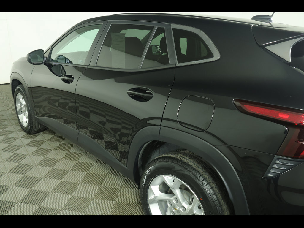 Used 2024 Chevrolet Trax LS w/ LS Convenience Package FWD image 15