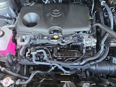 Used 2025 Toyota Sienna Platinum image 23