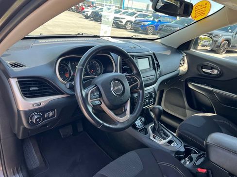 Used 2015 Jeep Cherokee Latitude FWD image 17