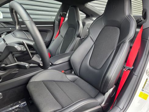 Certified 2022 Porsche 911 GT3 RWD image 5