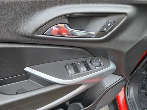 Used 2024 Chevrolet Trax RS w/ Driver Confidence Package image 17