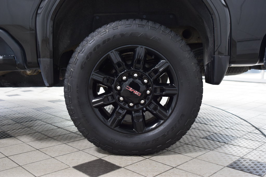 Used 2024 GMC Sierra 2500 AT4 w/ AT4 Premium Plus Package AWD/4WD image 30