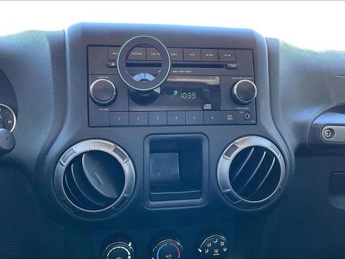 Certified 2018 Jeep Wrangler Sport image 35