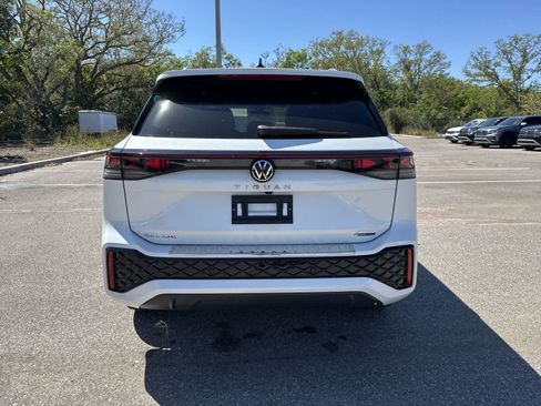 New 2026 Volkswagen Tiguan SEL R-Line AWD/4WD image 5