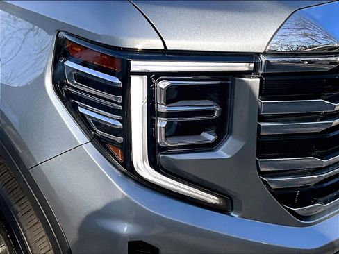 Used 2026 GMC Sierra 1500 SLT image 34