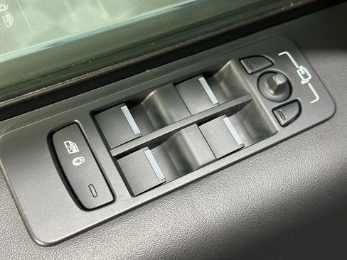 Used 2020 Land Rover Discovery Sport HSE R-Dynamic AWD/4WD image 34
