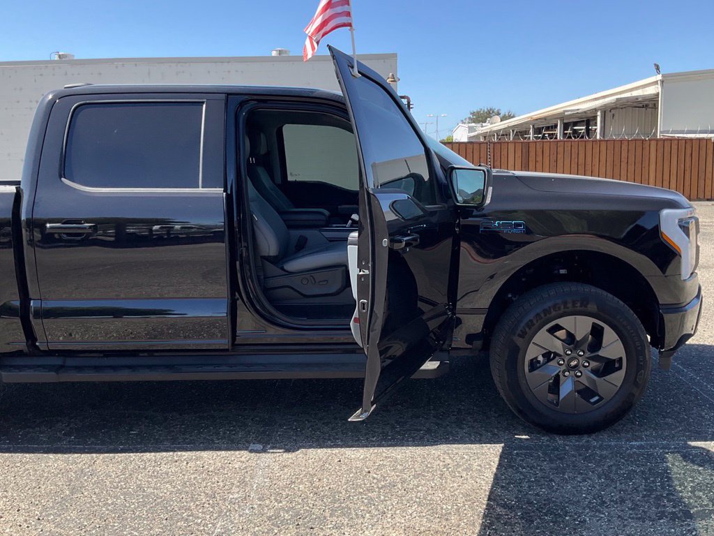 Certified 2025 Ford F150 Lightning Flash AWD/4WD image 33
