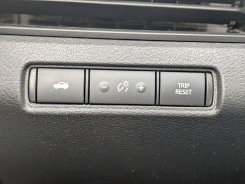 Used 2024 Nissan Altima 2.5 SV FWD image 22