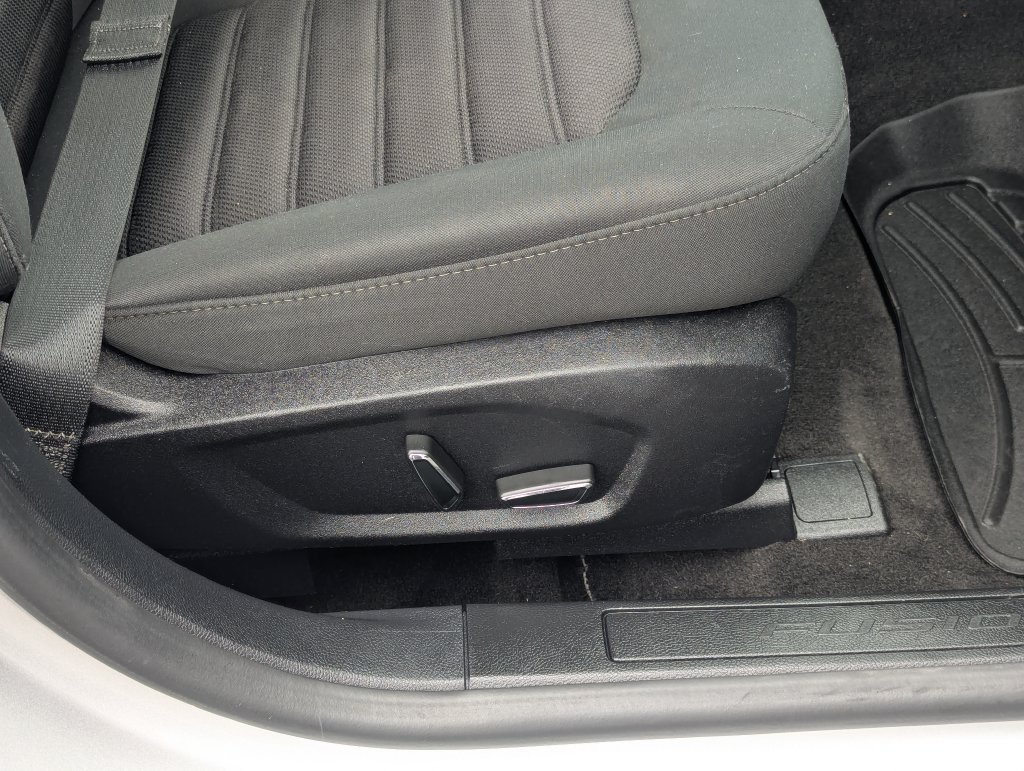 Used 2019 Ford Fusion SE AWD/4WD image 36