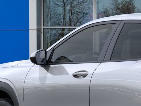 New 2026 Chevrolet Trax LS w/ LS Convenience Package FWD image 13