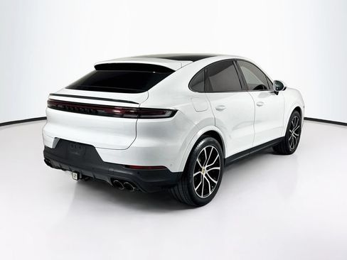 Used 2024 Porsche Cayenne Coupe AWD/4WD image 5