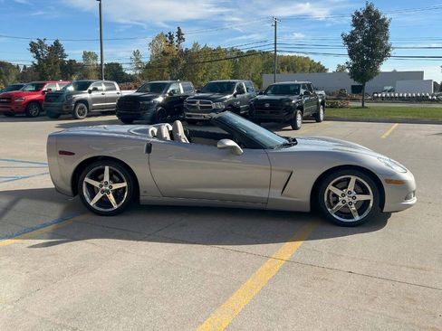 Used 2007 Chevrolet Corvette Convertible w/ Preferred Equipment Group image 10