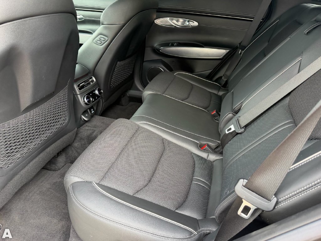 Used 2025 Genesis GV70 2.5T w/ Sport Prestige Package AWD/4WD image 17
