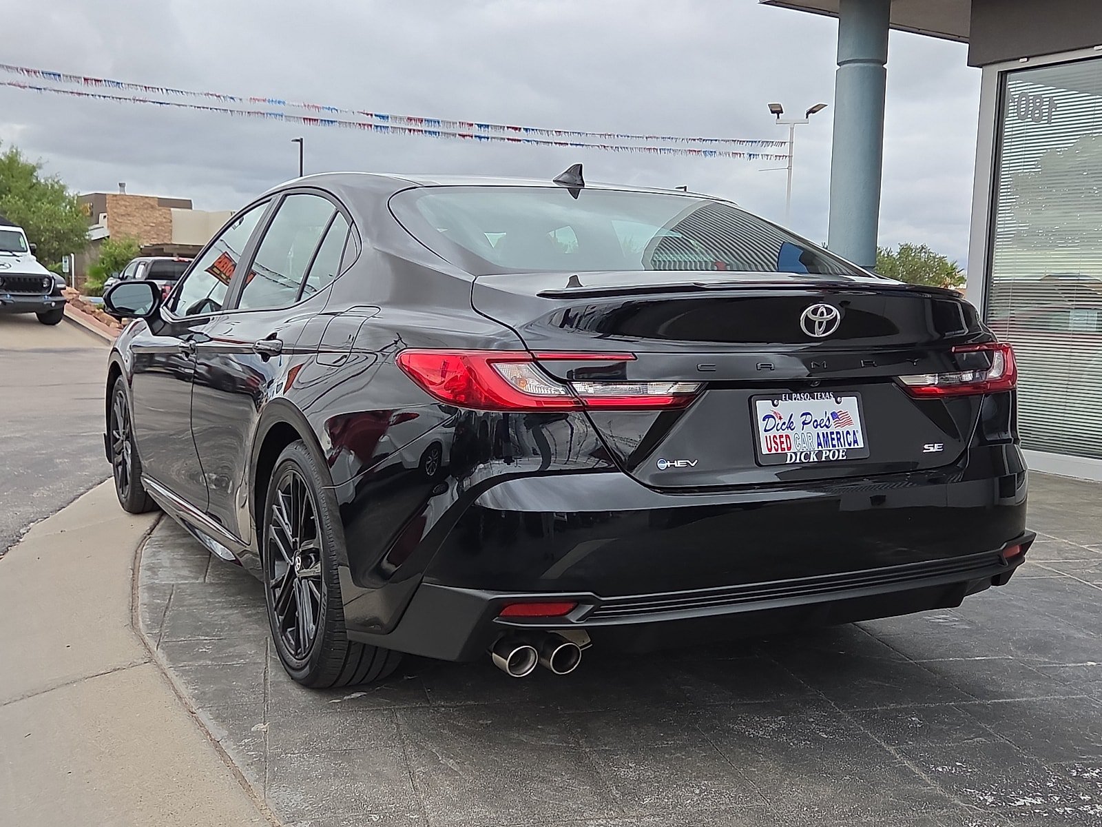 Used 2026 Toyota Camry SE FWD image 4