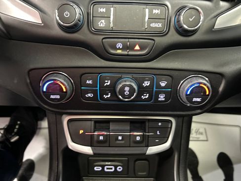 Used 2022 GMC Terrain SLT w/ Elevation Edition FWD image 19