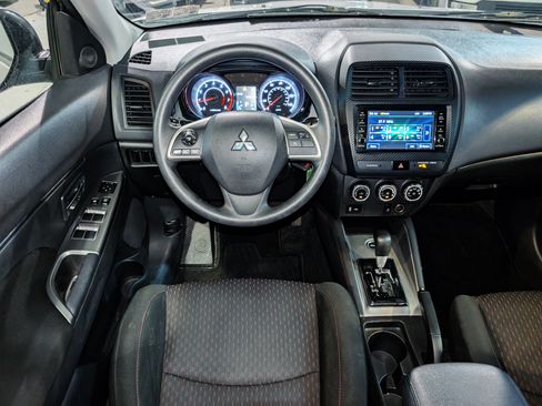 Used 2018 Mitsubishi Outlander Sport ES AWD/4WD image 3