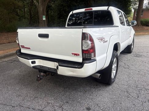Used 2011 Toyota Tacoma PreRunner w/ TRD Sport Pkg RWD image 4