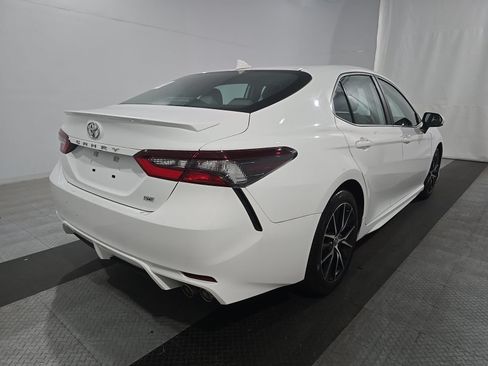 Used 2022 Toyota Camry SE FWD image 6