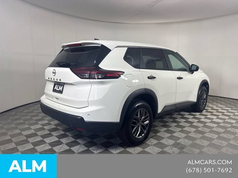 Used 2024 Nissan Rogue S FWD image 5