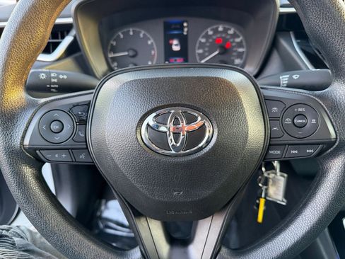 Used 2025 Toyota Corolla LE image 25